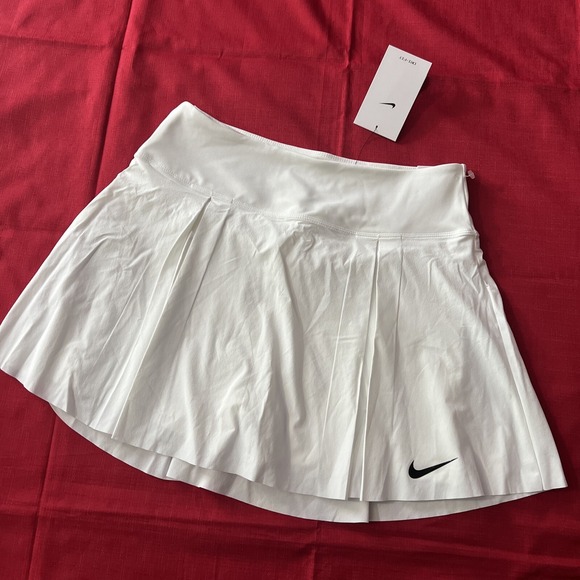 Nike Pants - Nike Dri-FIT Advantage Women's Medium Short Tennis Skirt White Black